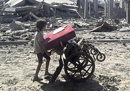 Los habitantes de Gaza recuperaron este sábado cierta normalidad con ataques menos intensos tras los avances hacia un posible fin de la ofensiva israelí.