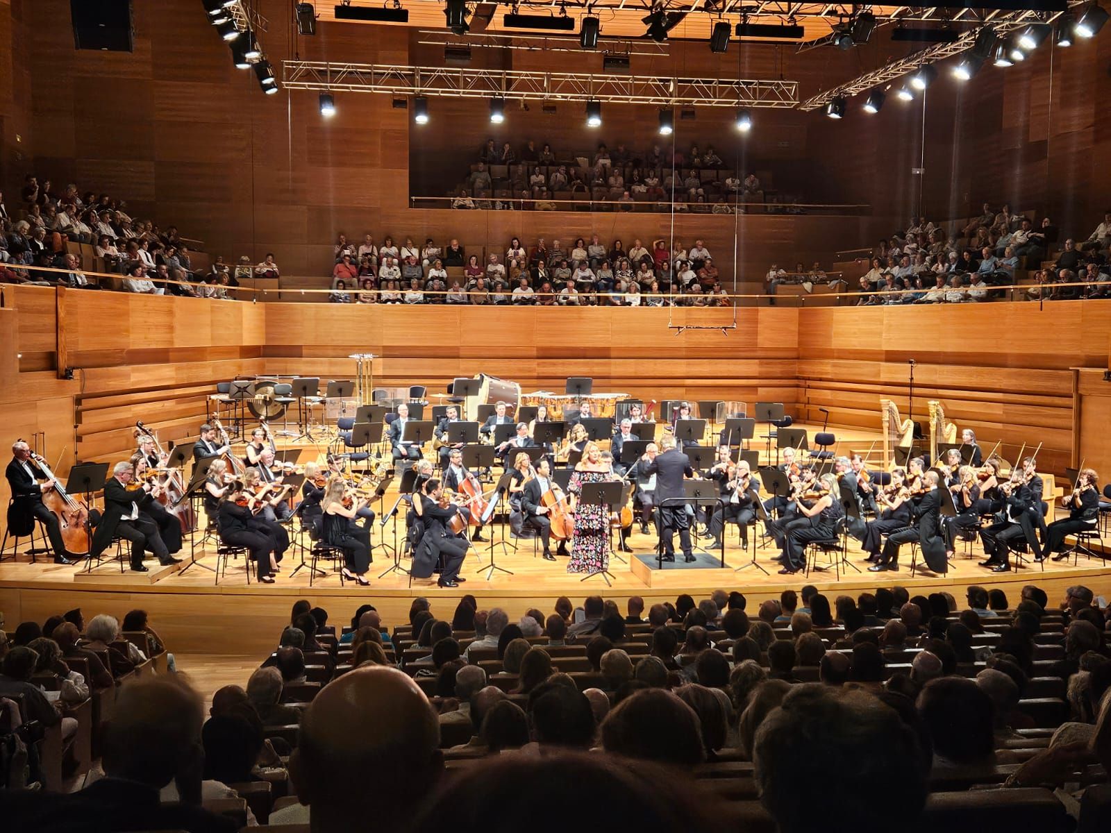 Kozená, junto a la OSCyL, dirigidos or Fischer.