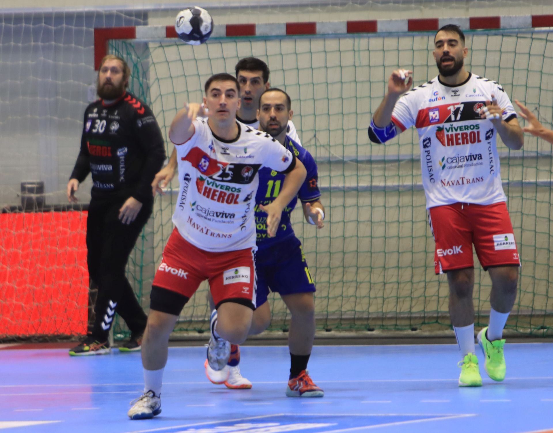 Fotografías de la derrota del Nava frente al Bidasoa Irún