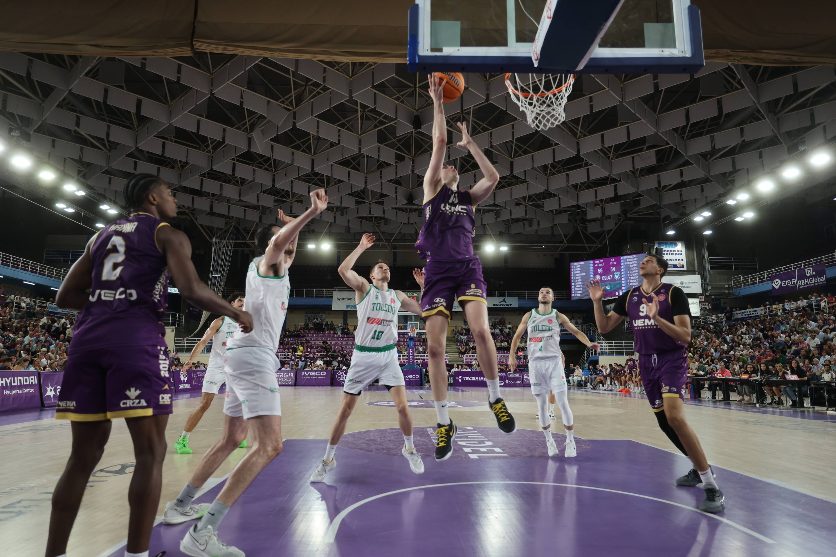 La primera victoria del UEMC Ciudad de Valladolid, en imágenes