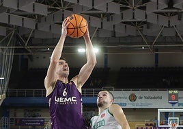 Imágenes de la primera victoria de la temporada del UEMC Ciudad de Valladolid este sábado en Pisuerga ante Toledo