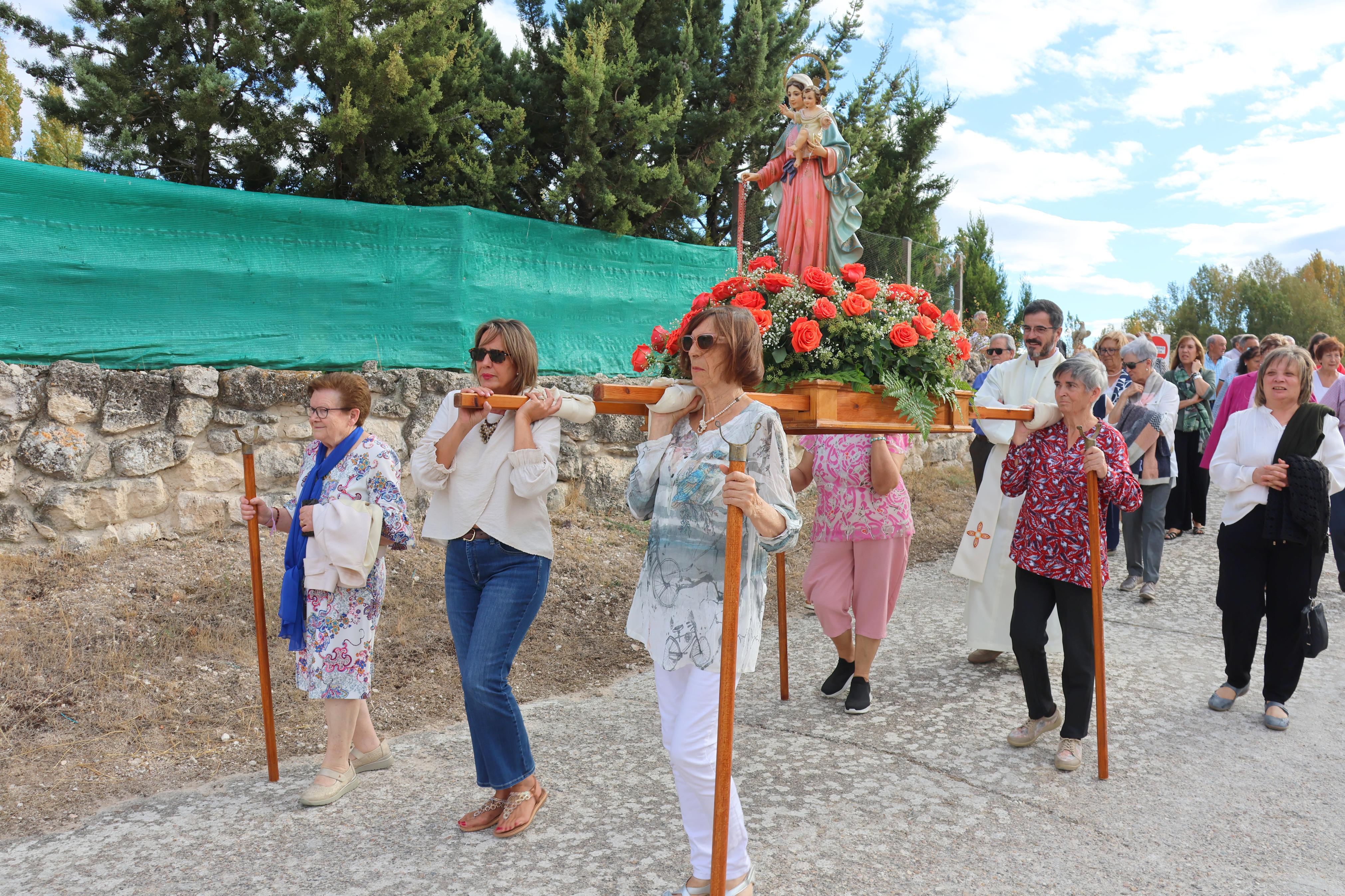 Cobos de Cerrato danza a sus Patronas