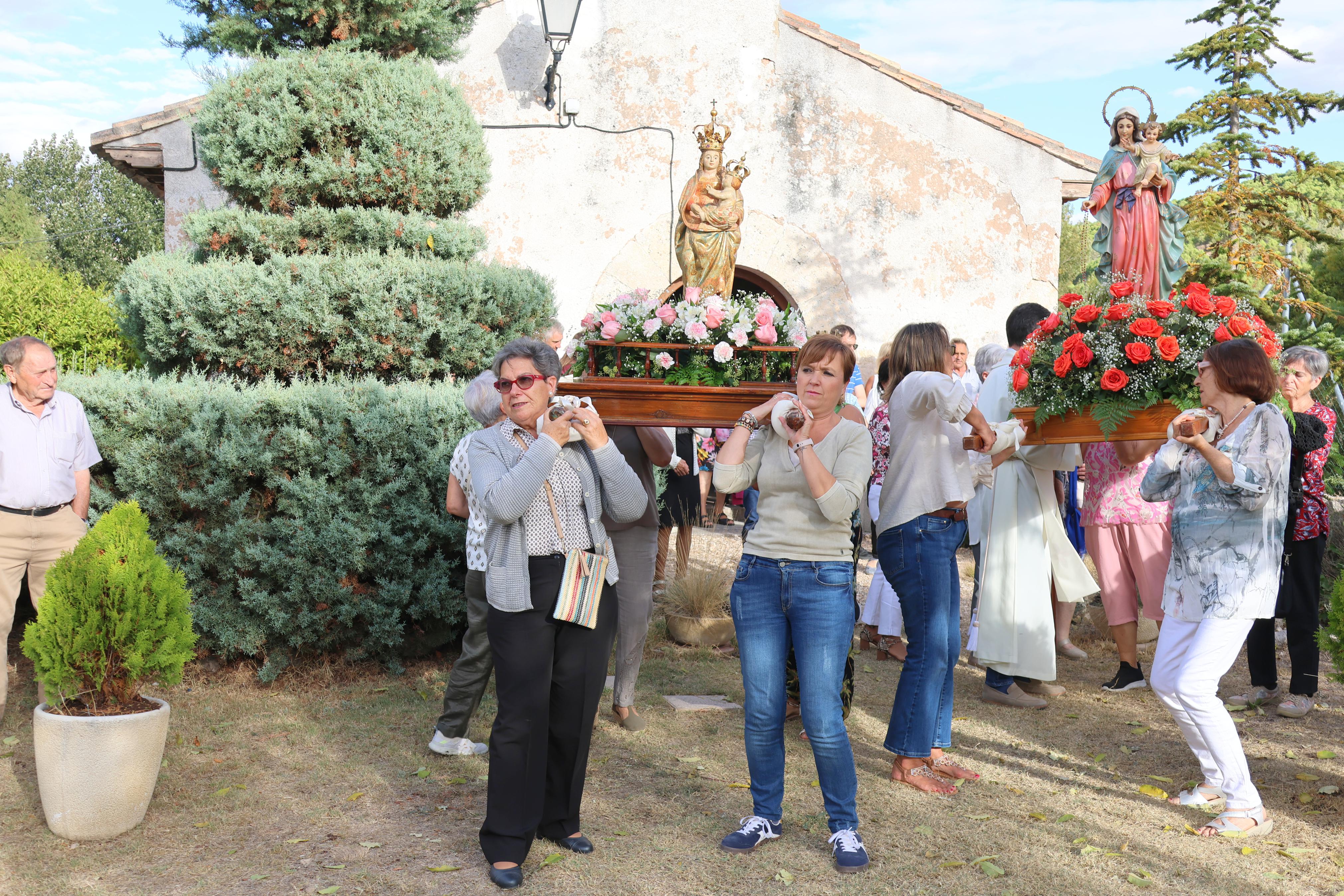 Cobos de Cerrato danza a sus Patronas