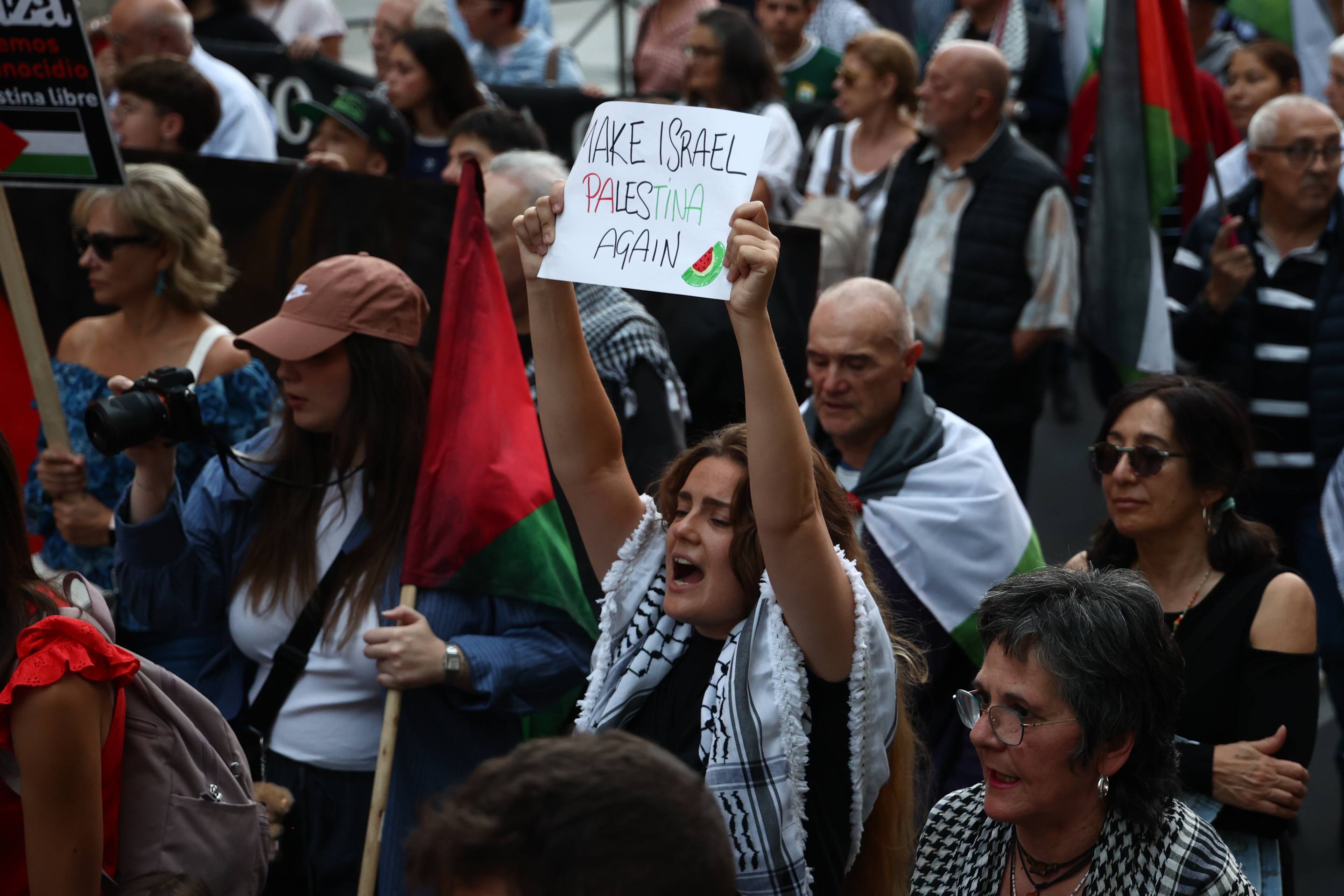 Las imágenes del manifestación propalestina en Valladolid