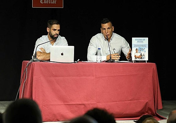 Víctor Ortega y Jesús Ángel Hernansanz, en la presentación del libro.