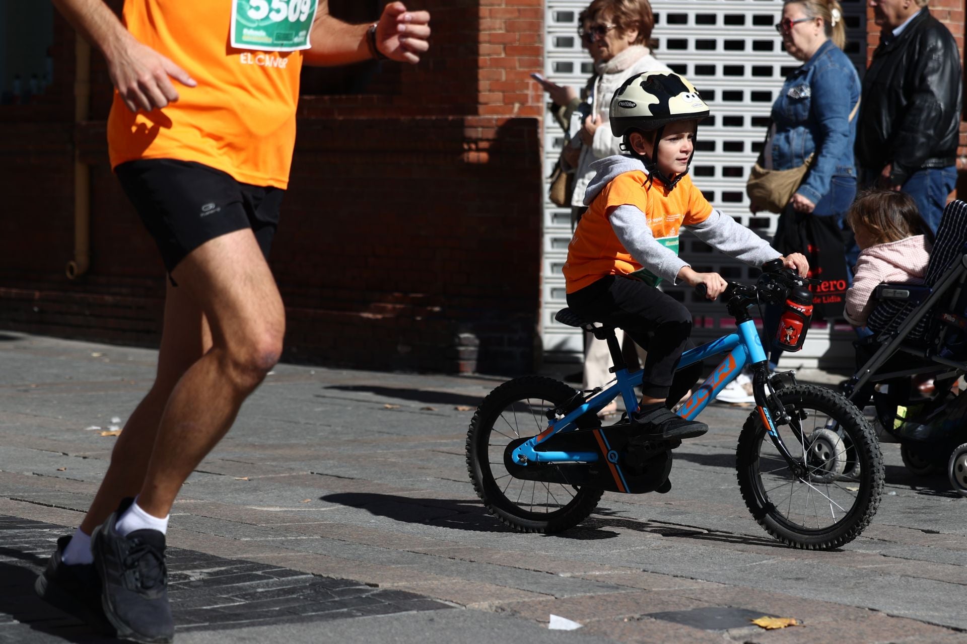 Las imágenes de la carrera contra el cáncer de Palencia