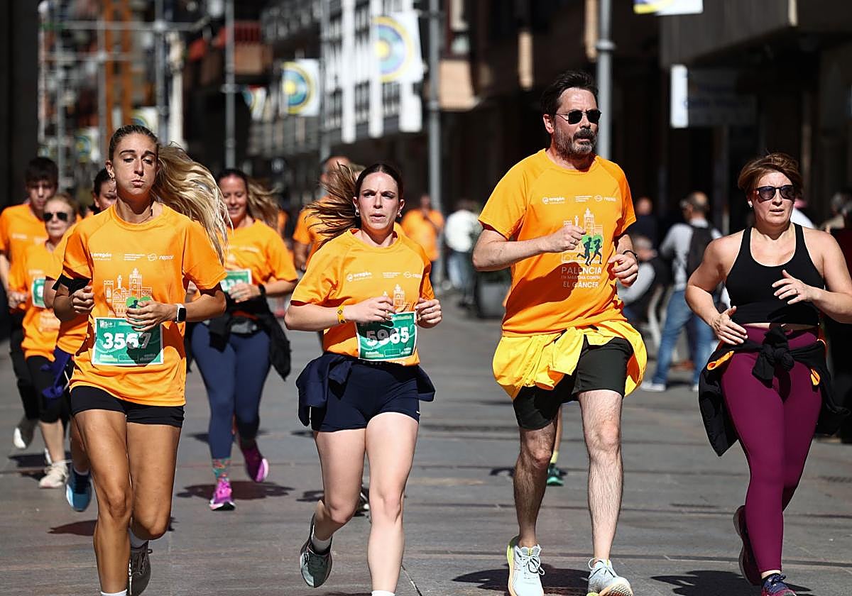 Las imágenes de la carrera contra el cáncer de Palencia