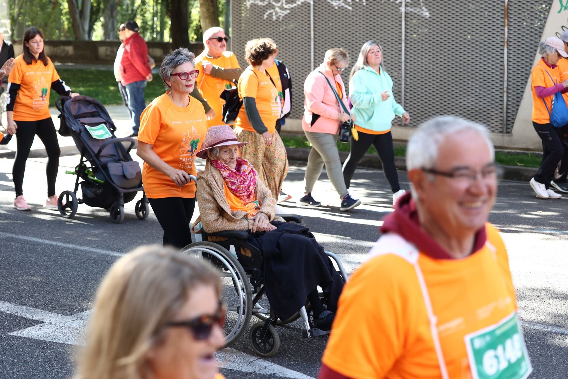 Las imágenes de la carrera contra el cáncer de Palencia