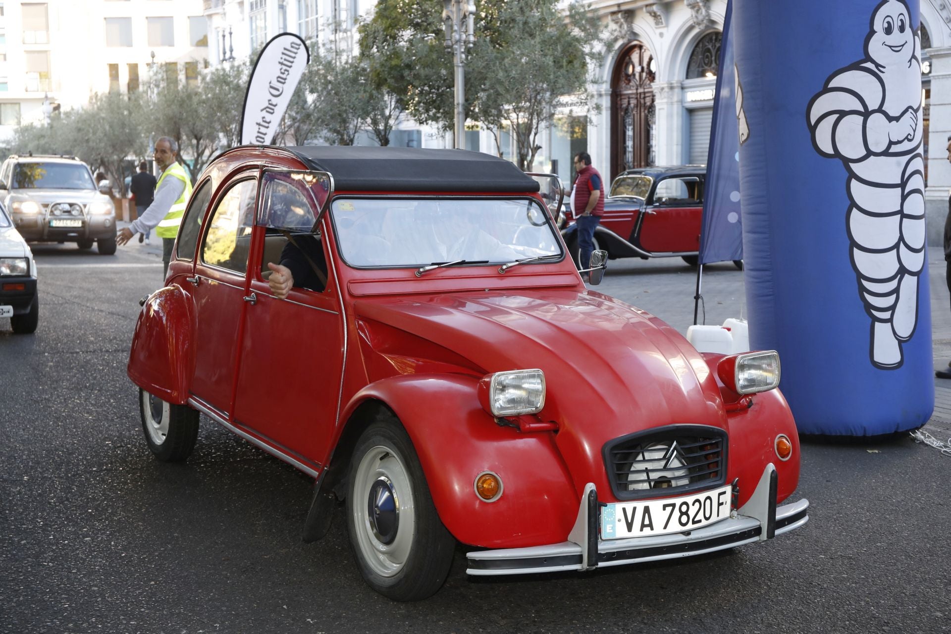 Búscate entre los participantes de Valladolid Motor Vintage (6/12)