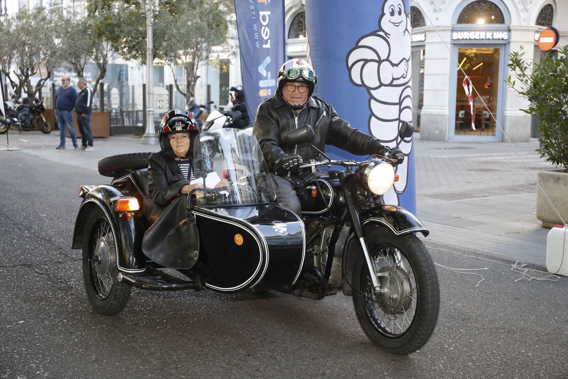 Búscate entre los participantes de Valladolid Motor Vintage (10/12)