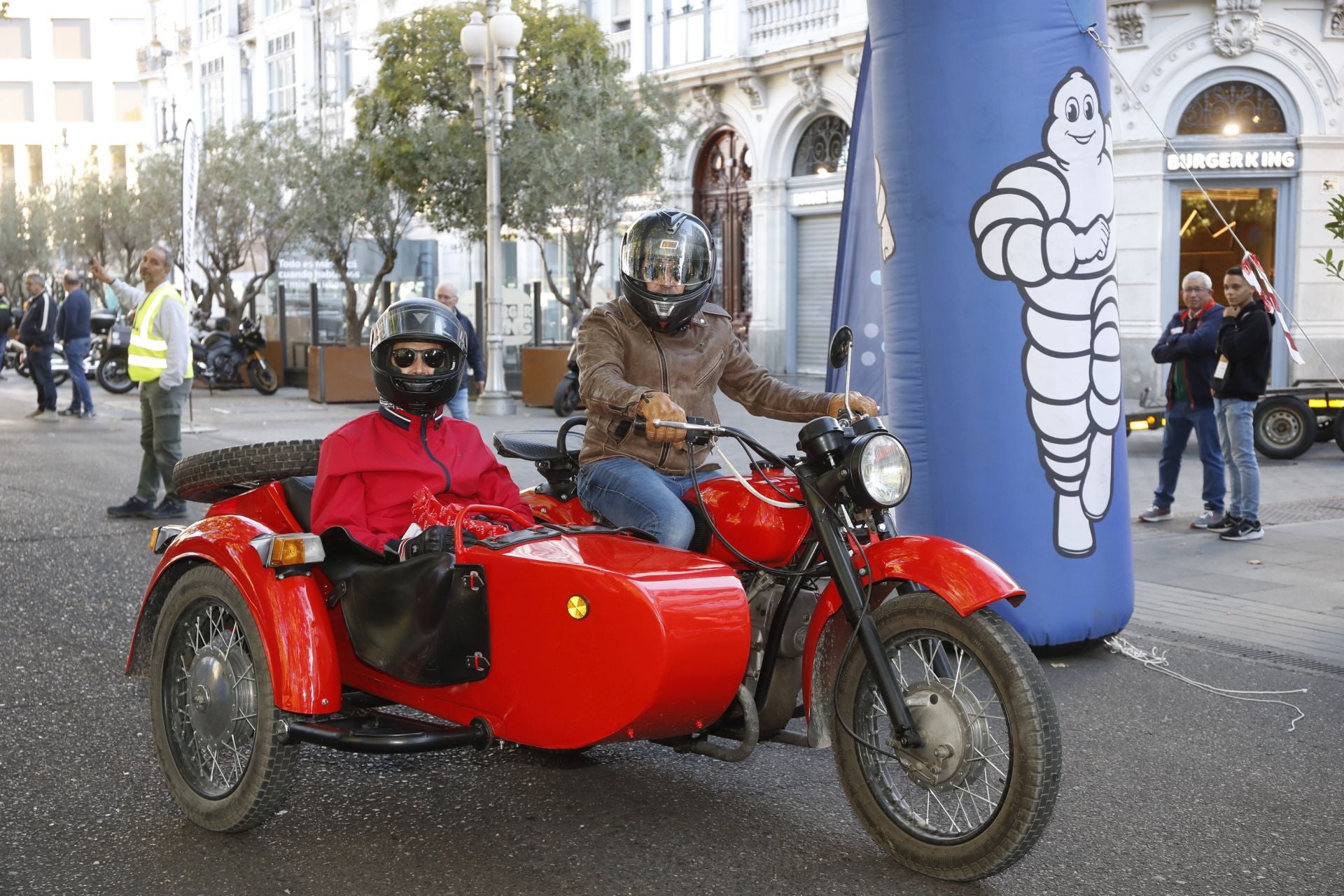 Búscate entre los participantes del Valladolid Motor Vintage (12/12)