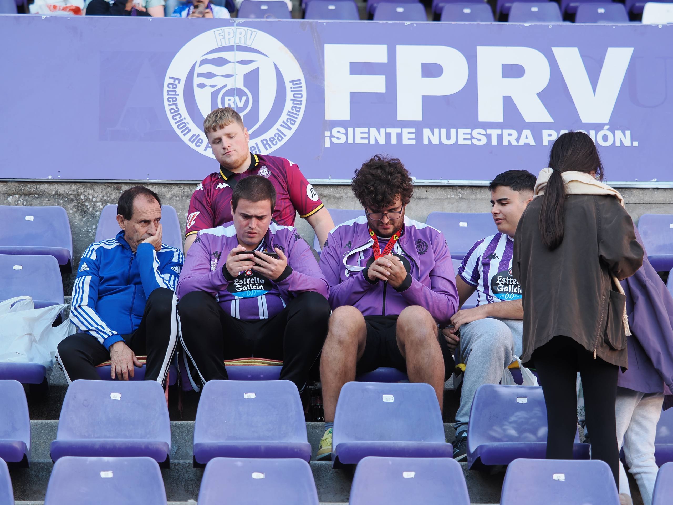 Búscate en la grada del José Zorrilla (1/4)