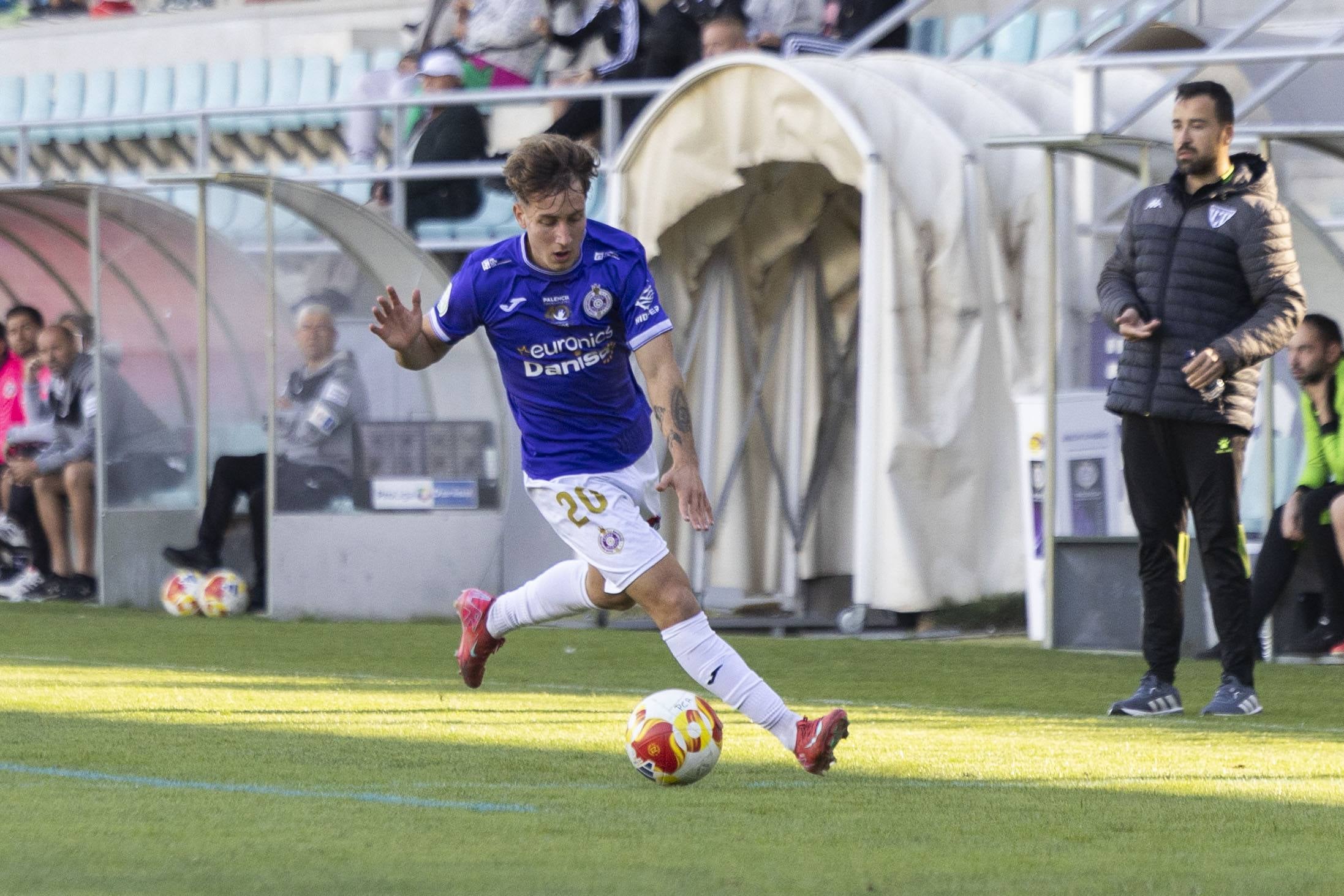 Las imágenes de la derrota del Palencia Cristo ante el Mansillés