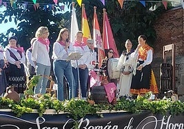 Las Vallkirias del Pisuerga pregonando en la Fiesta de la Vendimia