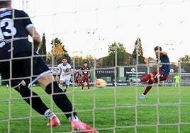 Fotos del triunfo de la Segoviana ante el Coruxo en La Albuera