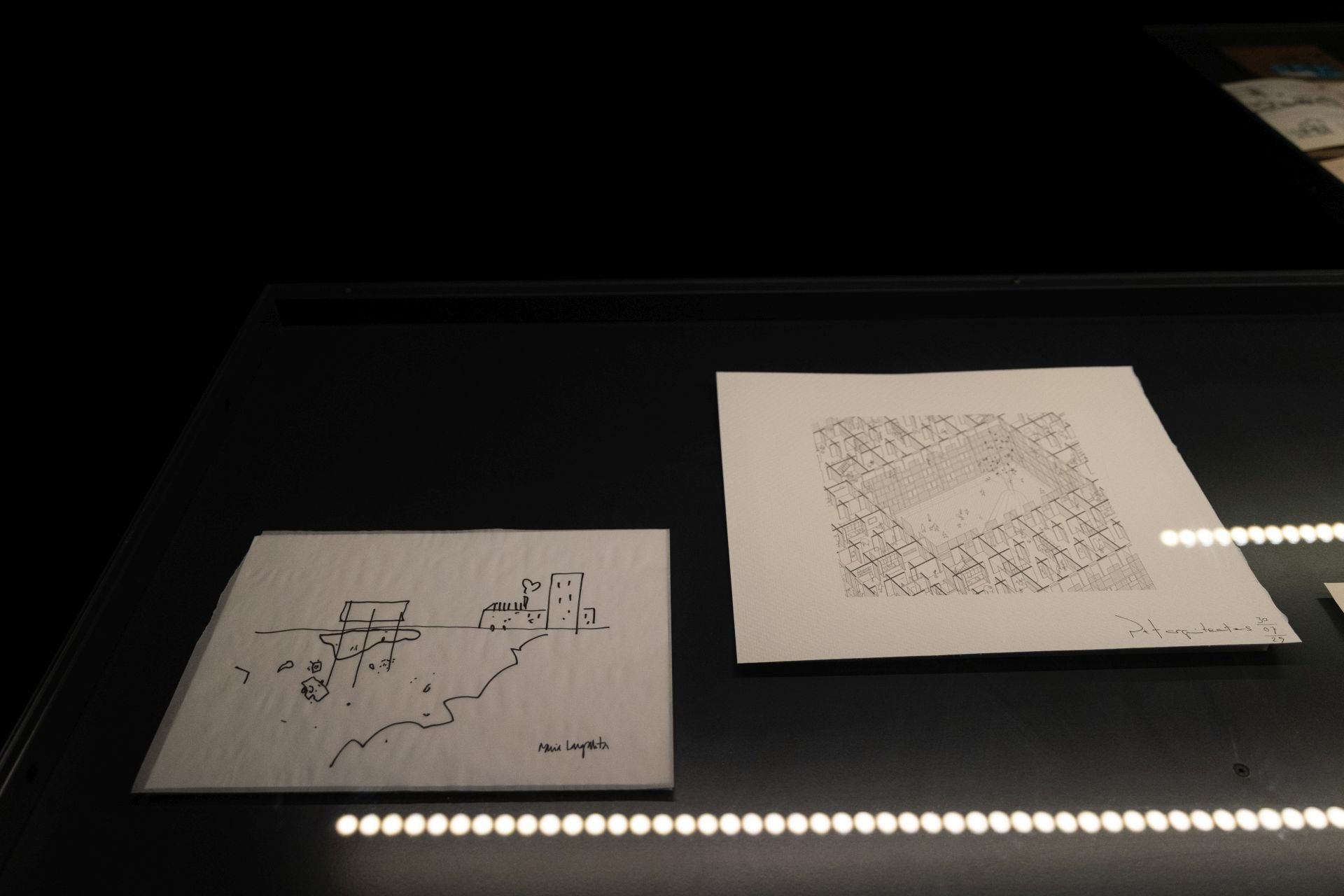 Las imágenes de la exposición sobre la prehistoria de la arquitectura en el Patio Herreriano