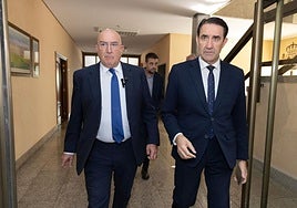 Jesús Julio Carnero y Juan Carlos Suárez-Quiñones, al término de la reunión del consejo de administración de la sociedad Valladolid Alta Velocidad.