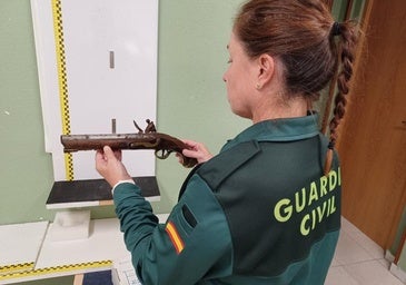 Investigada por enviar por correo postal un arma fabricada en Reino Unido en 1802