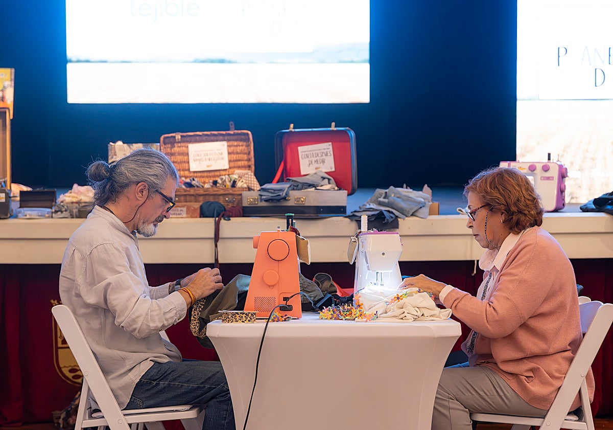 Imagen principal - Puestos y talleres en Sostejible 2025