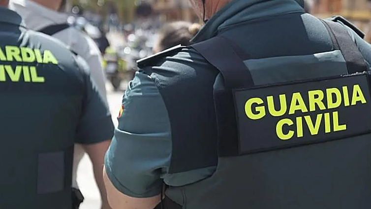 Detenido en Zamora por llevar grandes cantidades de ropa y calzado falsificado en un furgón