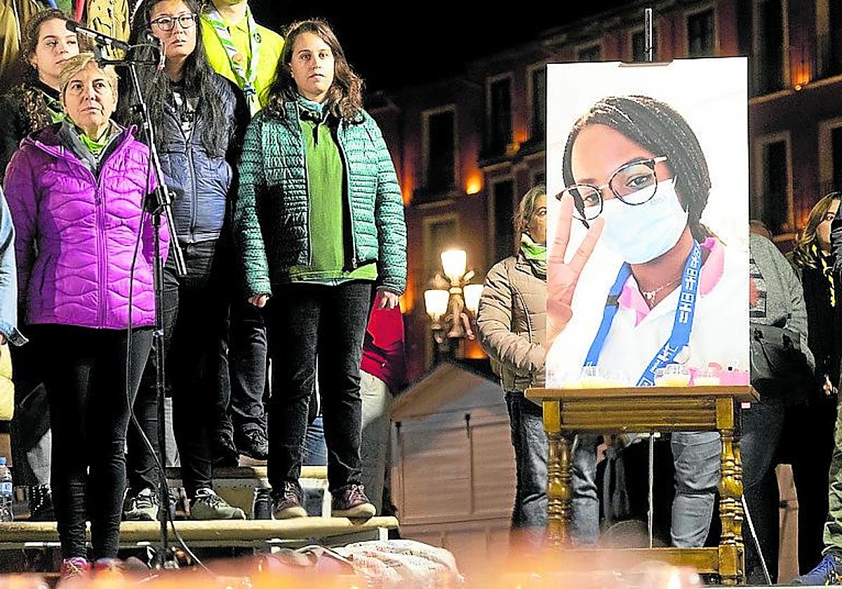 Homenaje a Teresa Rodríguez en la Plaza Mayor de Valladolid tras su asesinato.