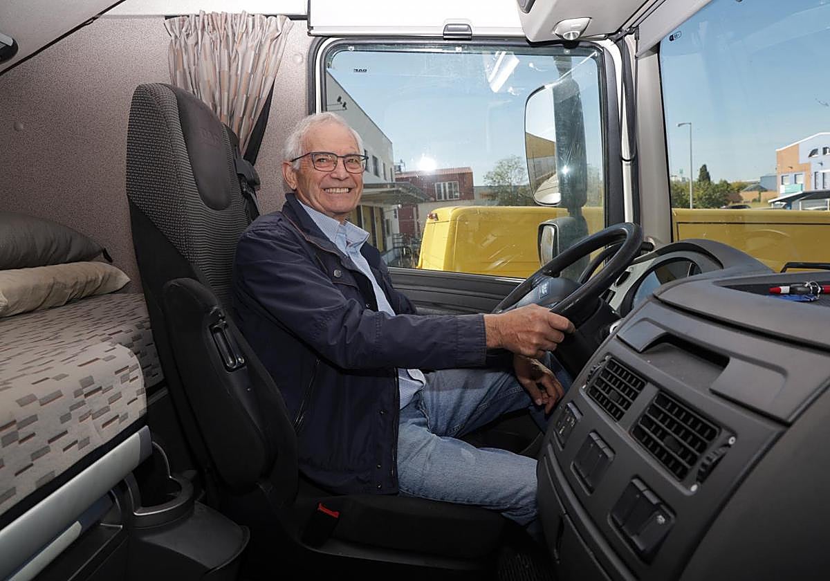 José Manuel aparca su camión después de 50 años y millones de kilómetros por España