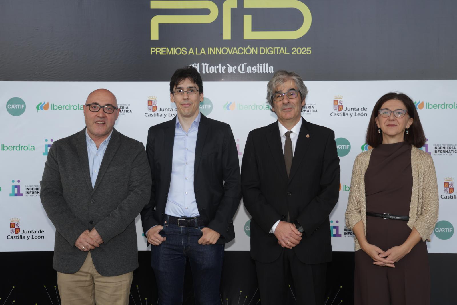 Jaime Díez, Juan Jambrina, Benjamín Sahelices y Alejandra Martínez (Colegio de Ingeniería Informática).