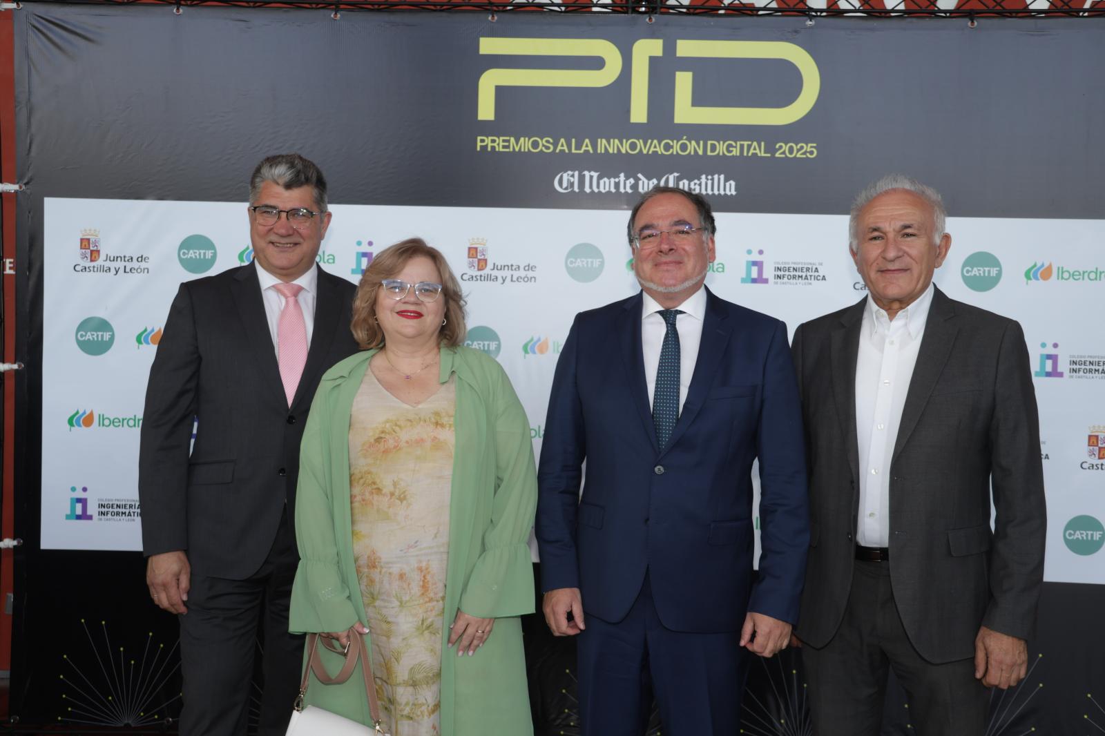 Manuel Fernández, Verónica Serna, Julio César Miguel y Fernando Pérez.