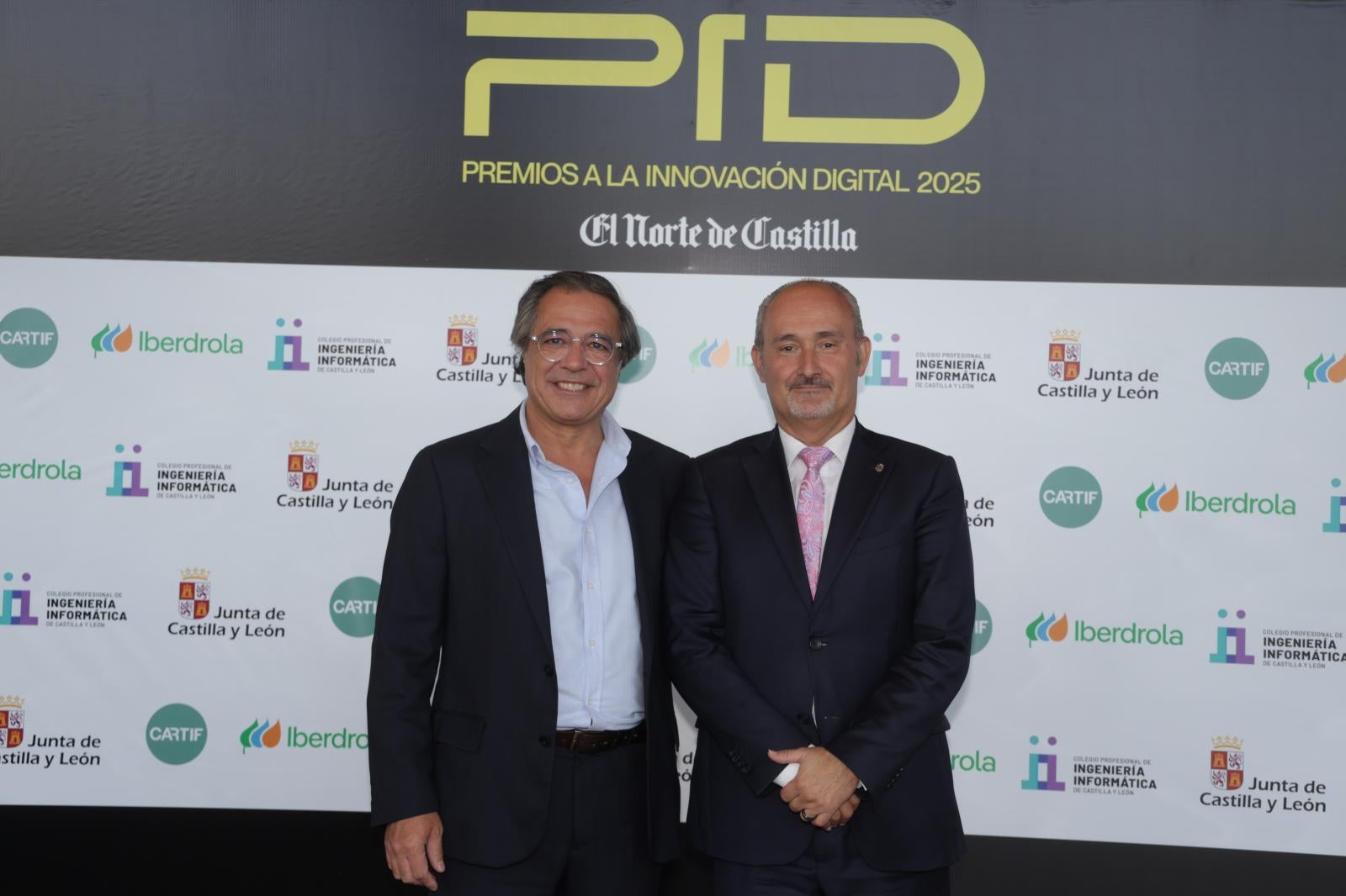 Manuel Salgado, de El Norte, y Alberto Cuadrado Torquero, concejal de Salud Publica y Seguridad Ciudadana del Ayuntamiento de Valladolid.