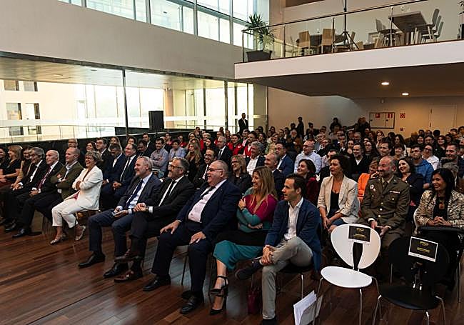 Un numeroso público llenó el Patio de las Palmeras del Auditorio Miguel Delibes