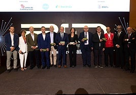 Antonio Ibáñez, director general de Telecomunicaciones y Administración Digital de la Junta de Castilla y León, Charo López, de El Norte, Miguel Calvo, delegado Institucional de Iberdrola, Luis Velasco, responsable de Desarrollo de Negocio de Blue Connecting Emotion, Pablo Blanco Tazón, responsable de Mejora Continua de Iveco Valladolid, Julio César Miguel Pérez, presidente de AETICAL, Teresa Pernía, de la agencia Strategia & Comunicación, Alejandro Vázquez Ramos, consejero de Sanidad de la Junta de Castilla y León, Juan José Zancada, presidente de Cruz Roja Valladolid, Fernando Andrade, responsable del proyecto Innoveas de Cruz Roja, Benjamín Sahelices Fernández, Decano del Colegio de Ingeniería Informática de Castilla y León y Ramón Perán, director general de Cartif.