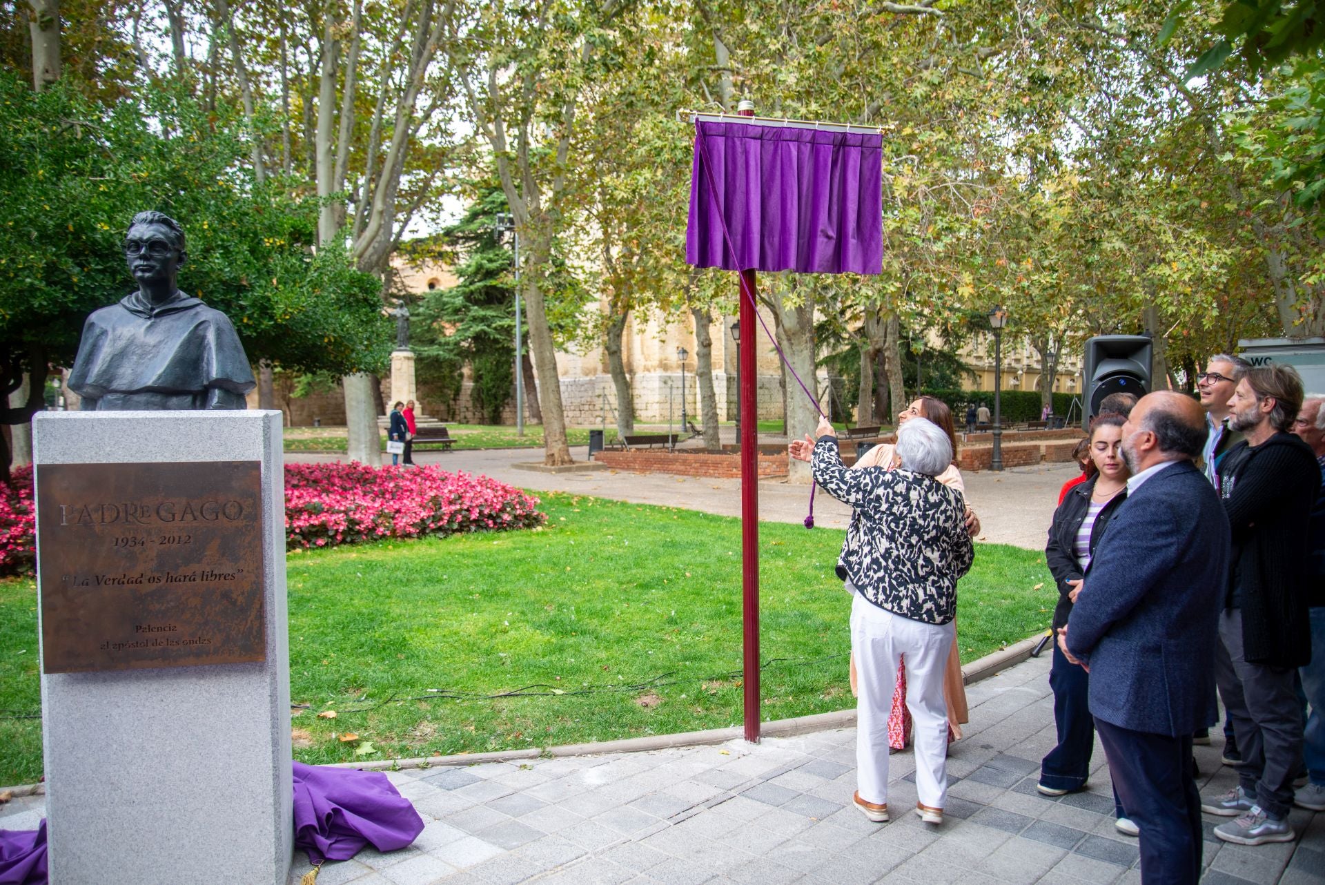 Así ha sido el homenaje al padre Gago en Palencia