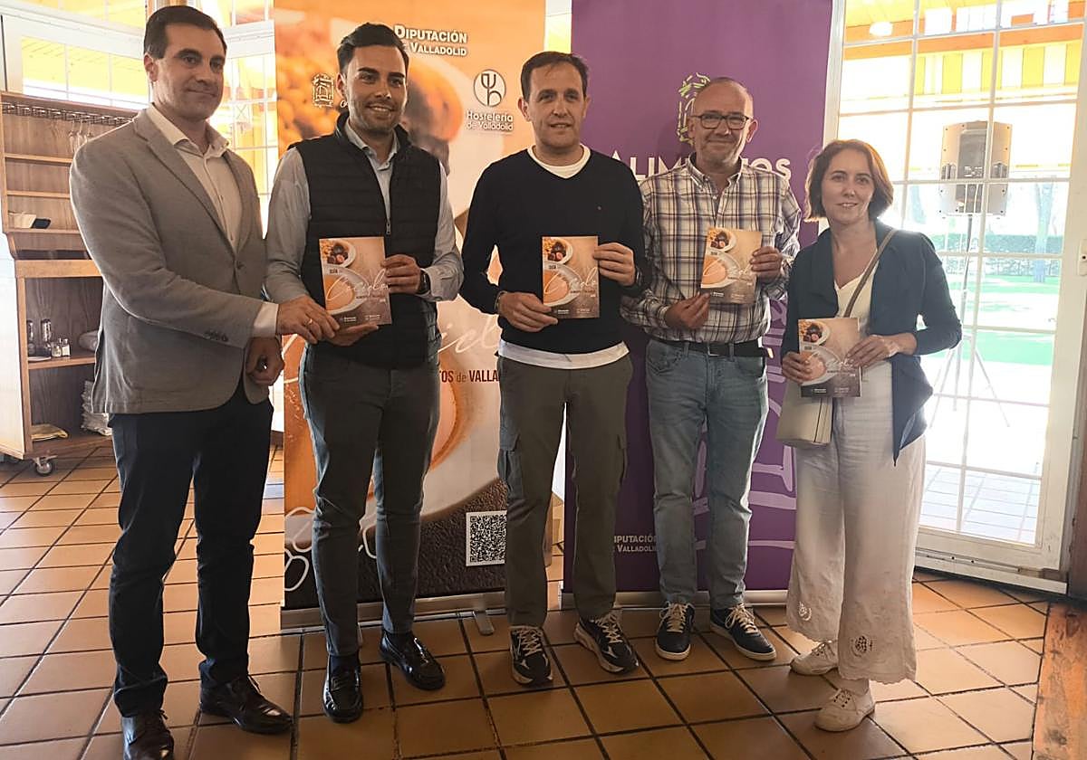 Un instante de la presentación de la guía.