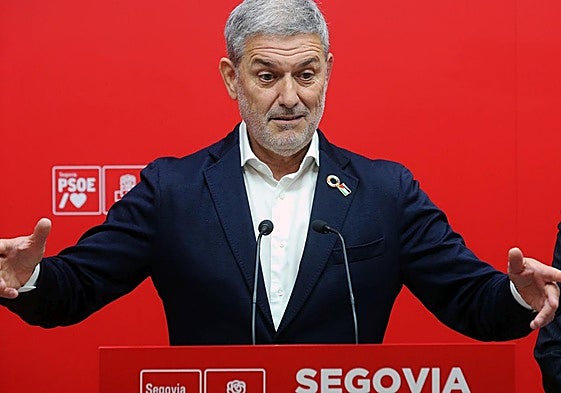 José Luis Vázquez comparece en la sede del PSOE de Segovia este jueves para explicar su renuncia.