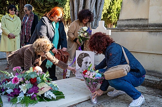Palencia homenajea a la poeta Margarita Ferreras