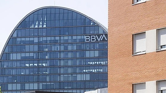 Esta es la oficina de Valladolid del BBVA que estará abierta este viernes hasta las 21:00 horas para realizar el canje