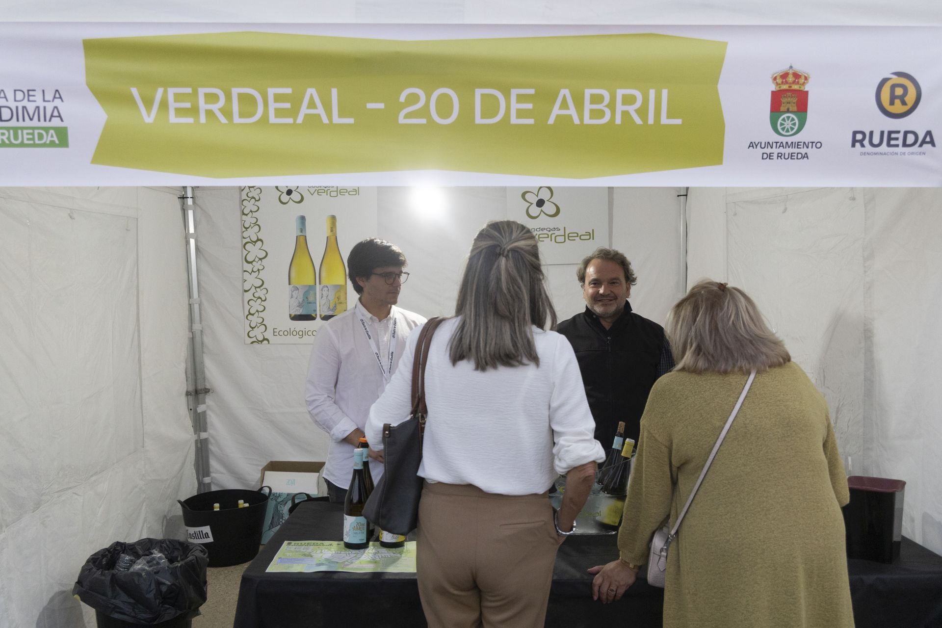 El buen ambiente marida con los vinos de la D.O. Rueda