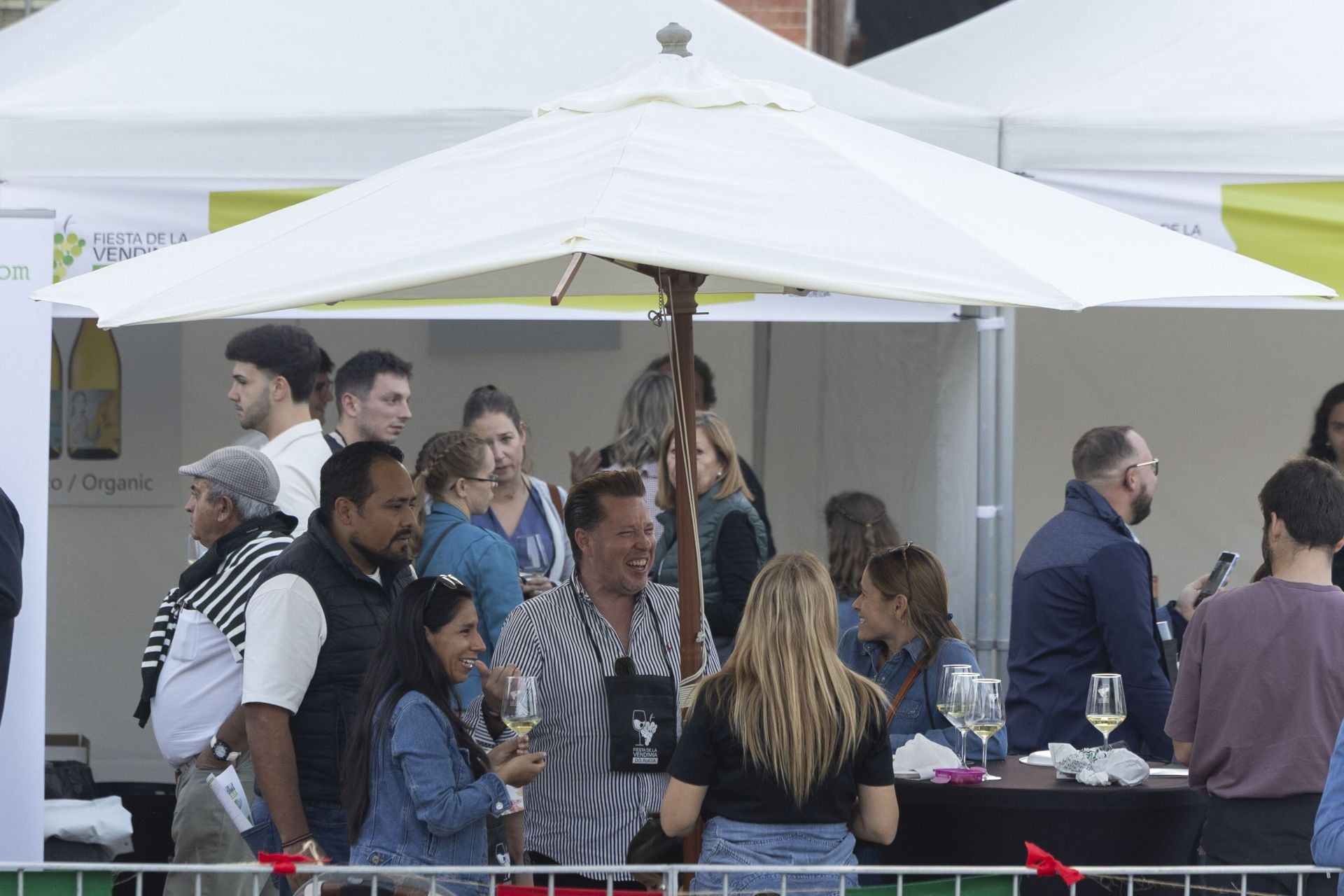 El buen ambiente marida con los vinos de la D.O. Rueda
