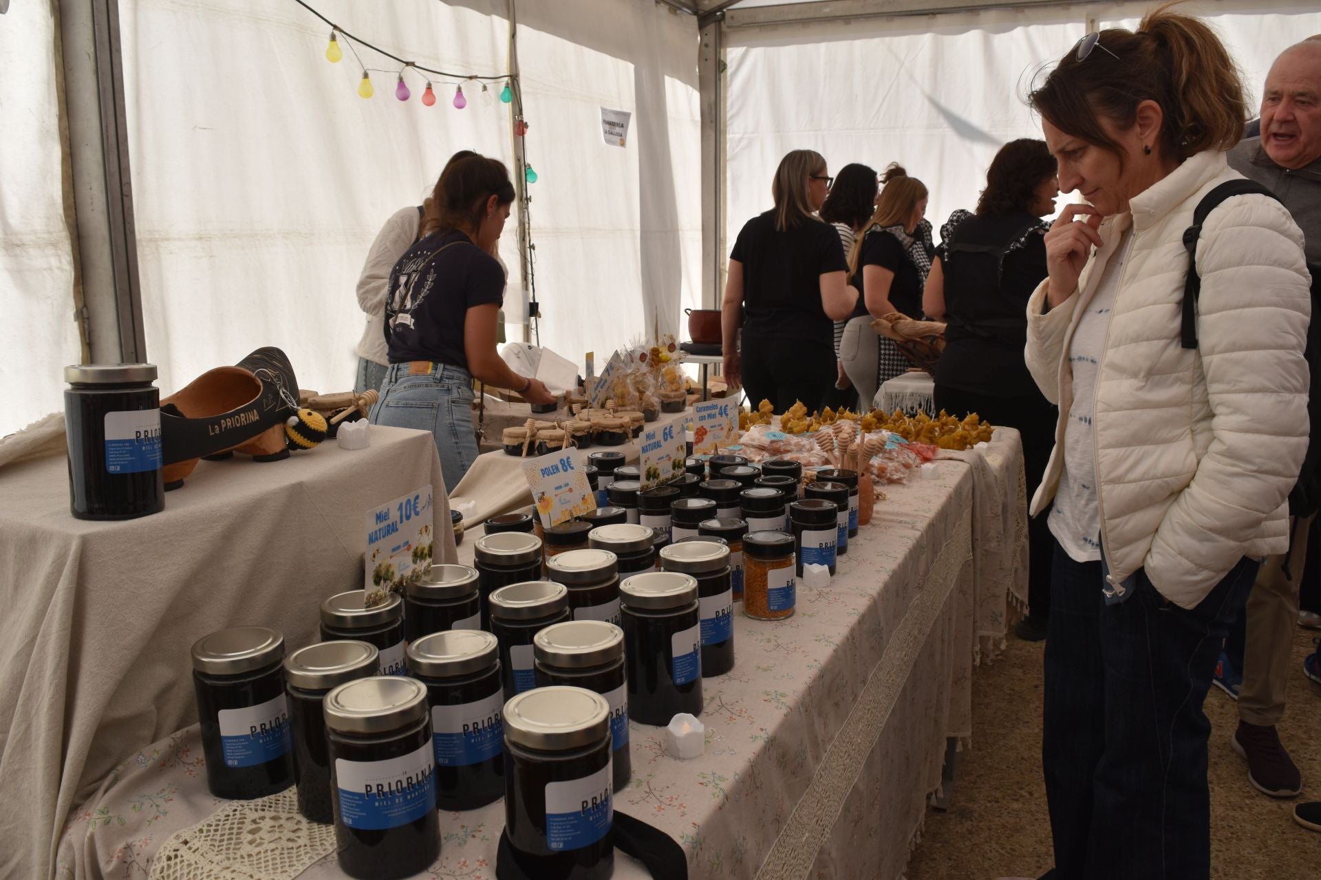 Animada Feria de la Miel de Castrejón de la Peña