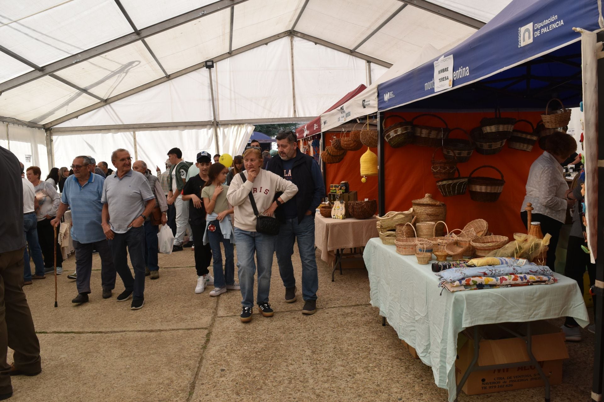Animada Feria de la Miel de Castrejón de la Peña