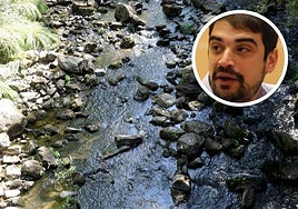 Escaso caudal en el río Ciguiñuela a su paso por Segovia, este viernes; y en el círculo el concejal Gabriel Cobos.