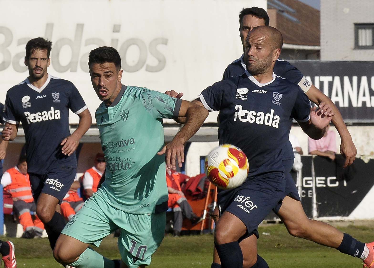 Fotos del partido entre el Marino de Luanco y la Segoviana