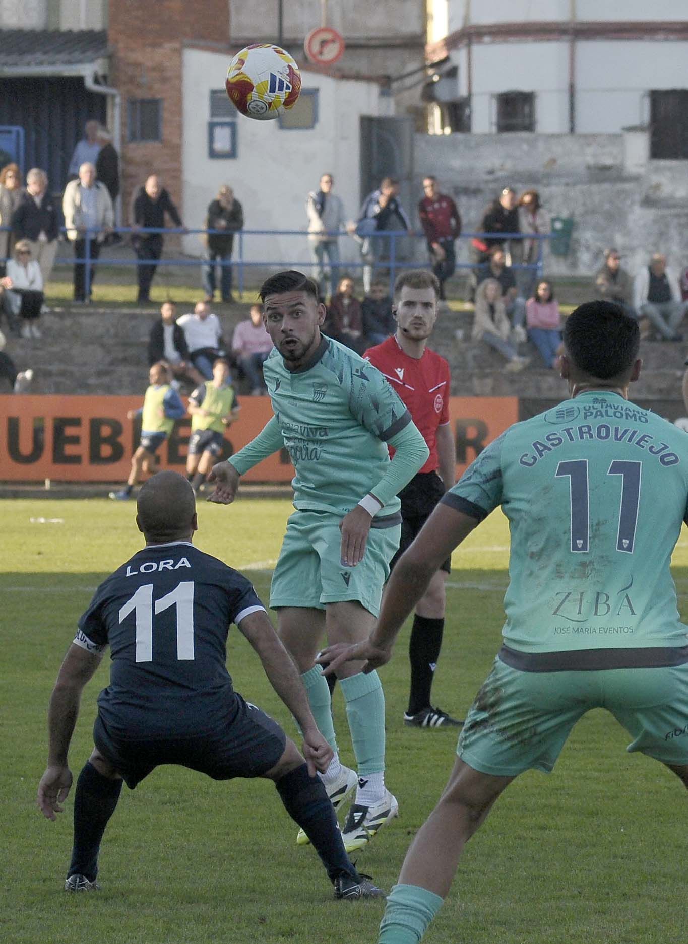 Fotos del partido entre el Marino de Luanco y la Segoviana
