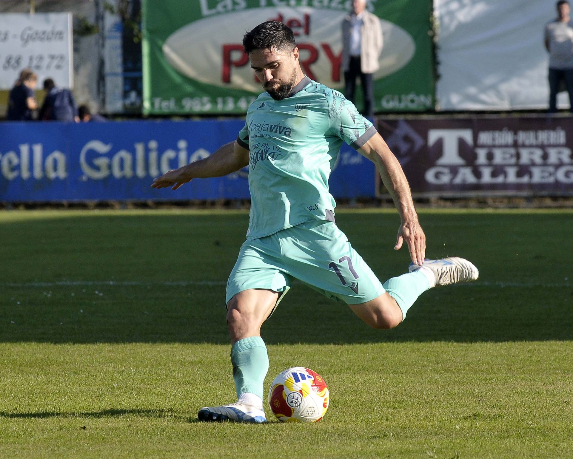 Fotos del partido entre el Marino de Luanco y la Segoviana
