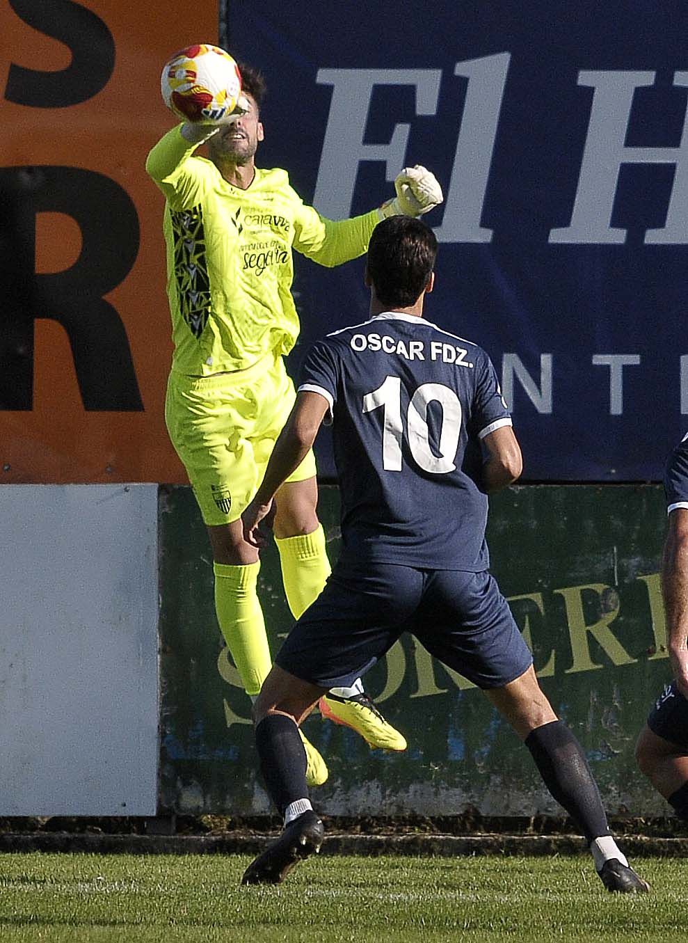 Fotos del partido entre el Marino de Luanco y la Segoviana