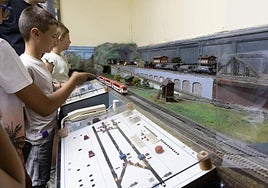 Visita a la exposición ferroviaria, en una de las ediciones anteriores.