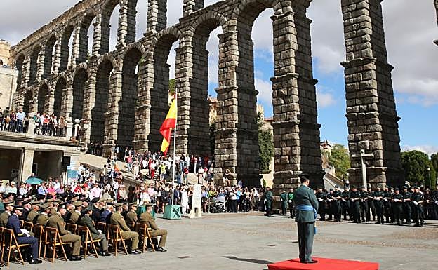 Panorámica del Azoguejo durante la celebración.