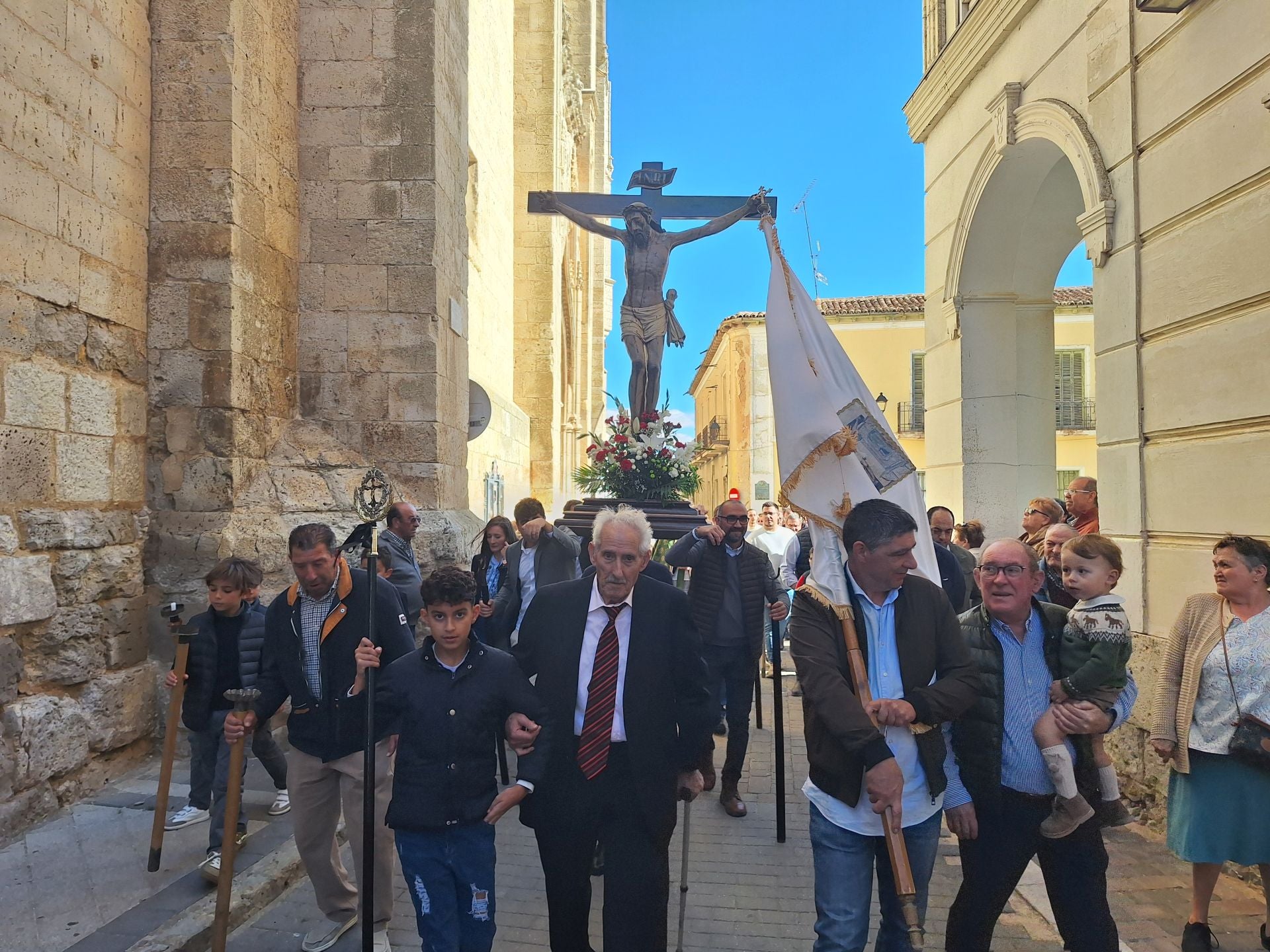 Las imágenes de la procesión de El Cristo de las Puertas en Medina de Rioseco