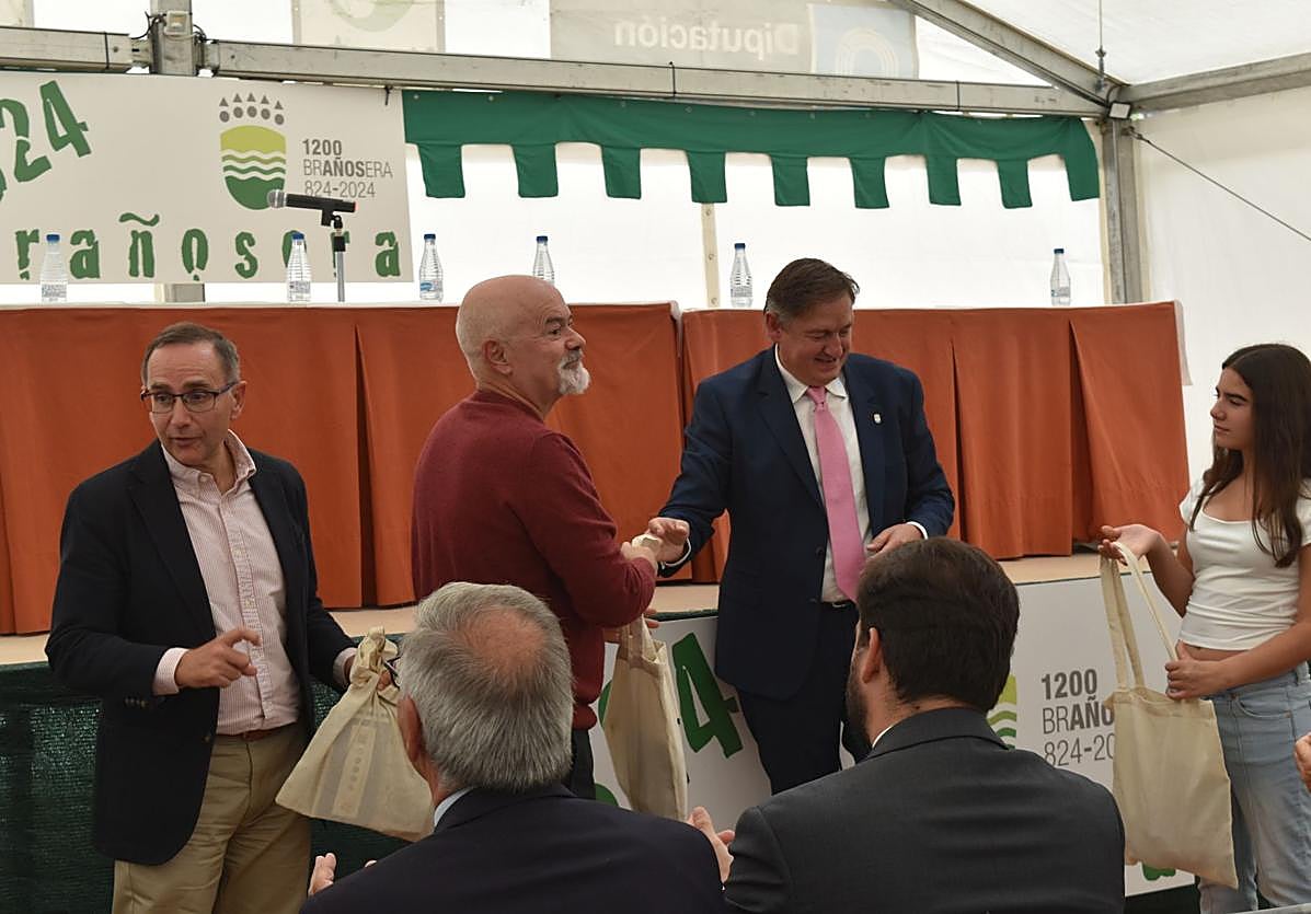 XXXII Acto de Exaltación del Fuero de Brañosera, este domingo en la carpa del Mirador de Argilo, que en junio recibió a los Reyes de España.