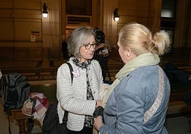 La madre de Teresa Rodríguez, Blanca Llamazares, durante la primera sesión del juicio.